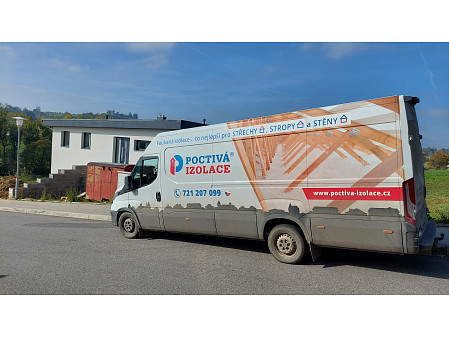 Zateplení stropu novostavby rodinného domu s plochou střechou v Brtnici